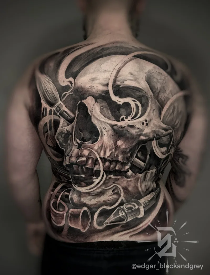 Sort & grå tatovering af Edgar Belousow, Envision Tattoo Studio