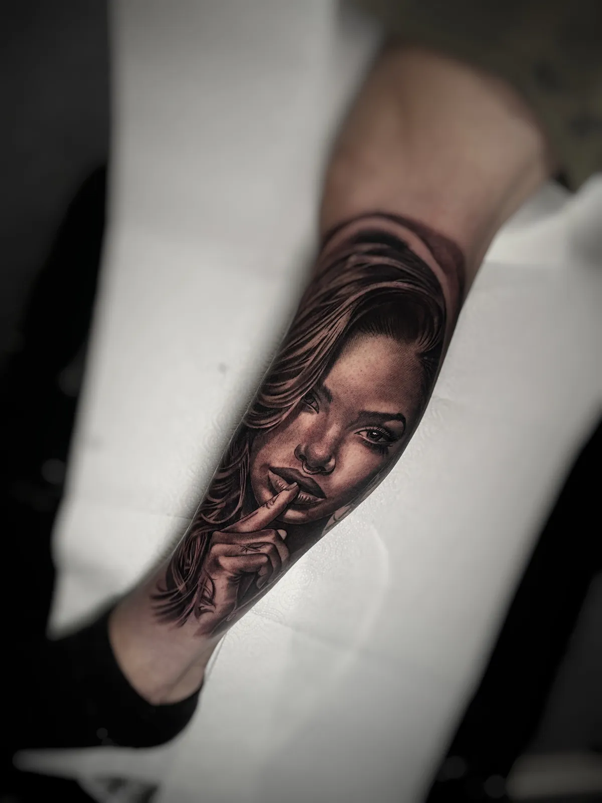 Portræt-tatovering af Edgar Belousow — Envision Tattoo Studio nær Valby