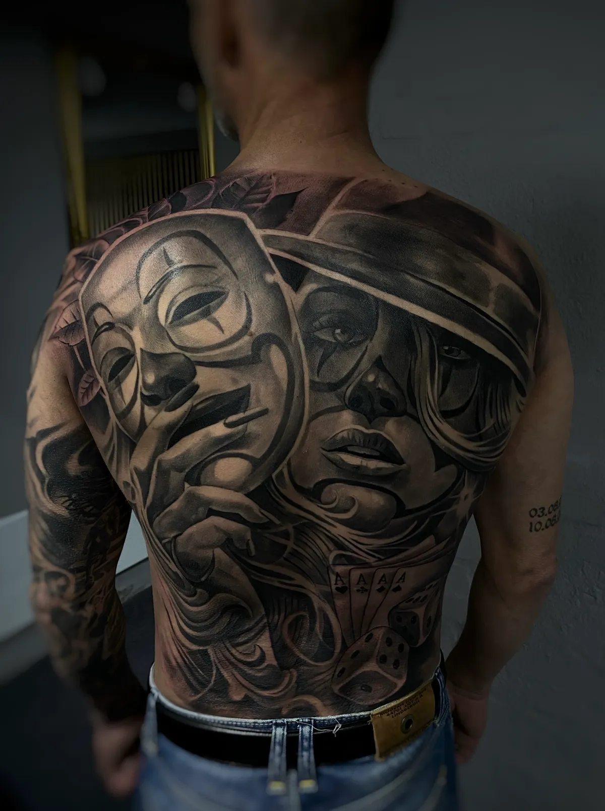 Sort & grå tatovering af Edgar Belousow — Envision Tattoo Studio nær Valby